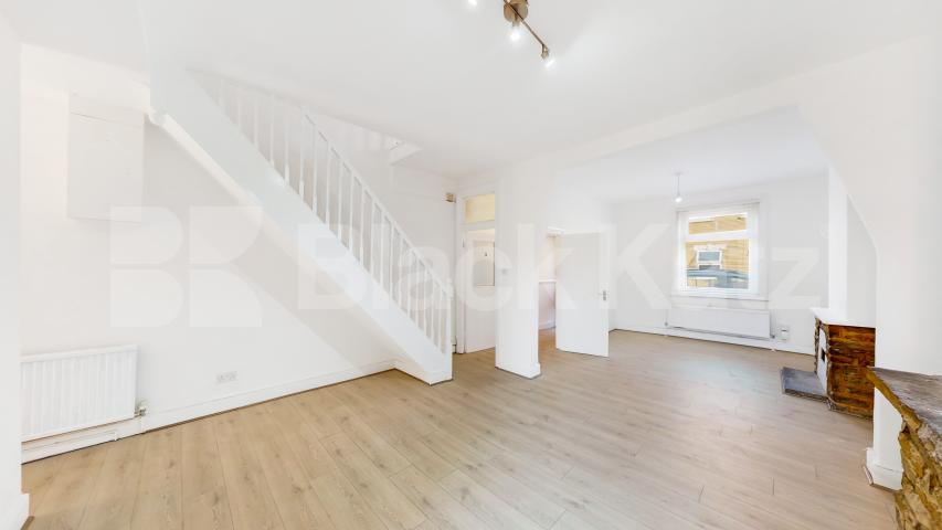 Newly refurbished 4 bedrrom house with garden mins to tube & shops Baronet Grove, Tottenham